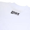 Parte de trás da camisa oversized branca com logo QIX em preto e escrita "Chorão eterno". Tudo abaixo da gola.