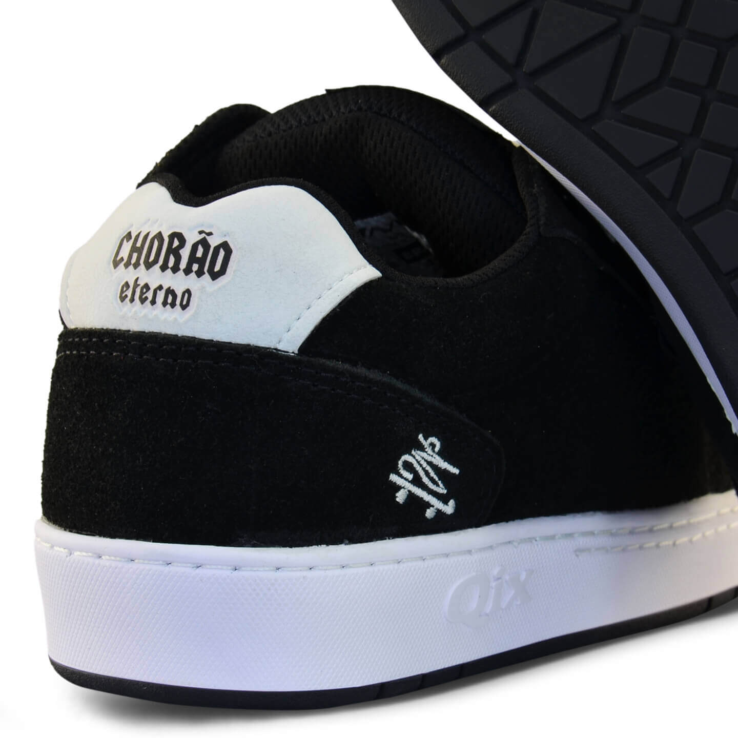 Tênis QIX Chorão Pro Model Allan Mesquita Preto e Branco