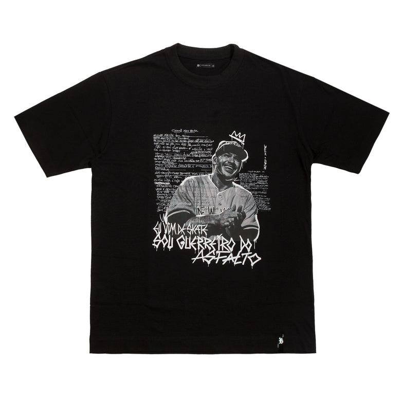 Camiseta Oversized Preta "Champanhe e Água Benta"