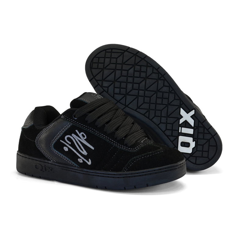 Tênis Preto Skate QIX Chorão Lado B