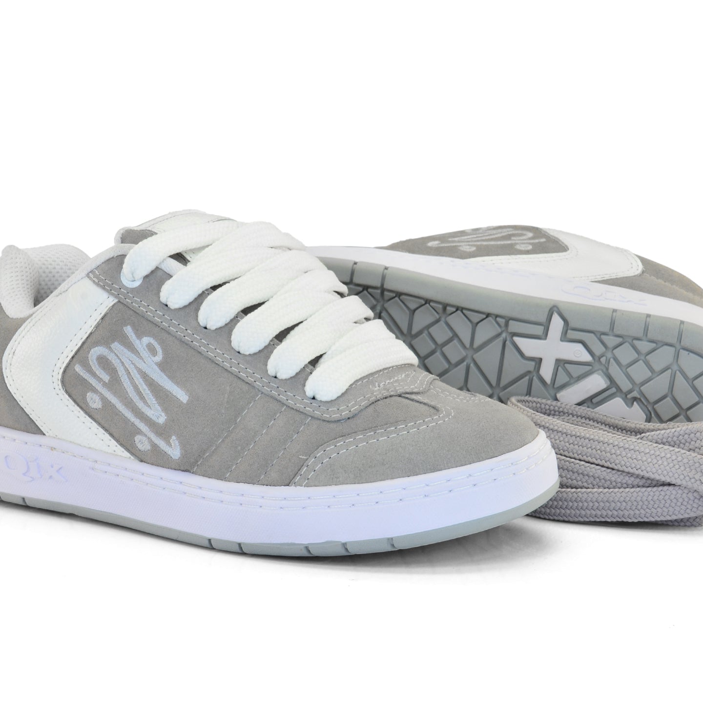 Tênis Qix Chorão Lado B - Cinza e Branco -
