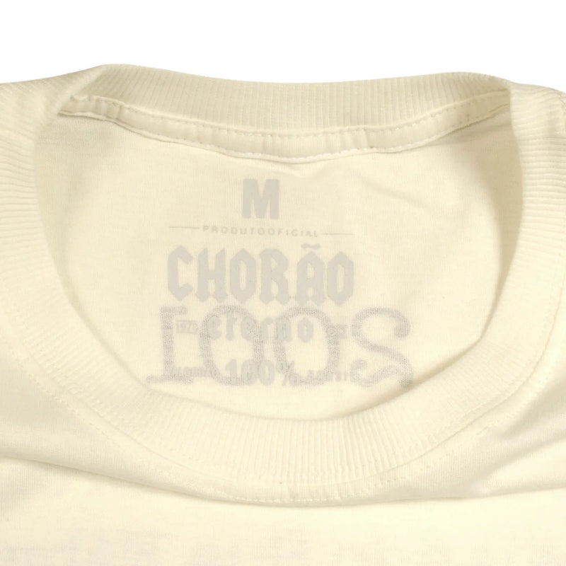 Imagem da gola redonda da camiseta "Abalando sua Fábrica".