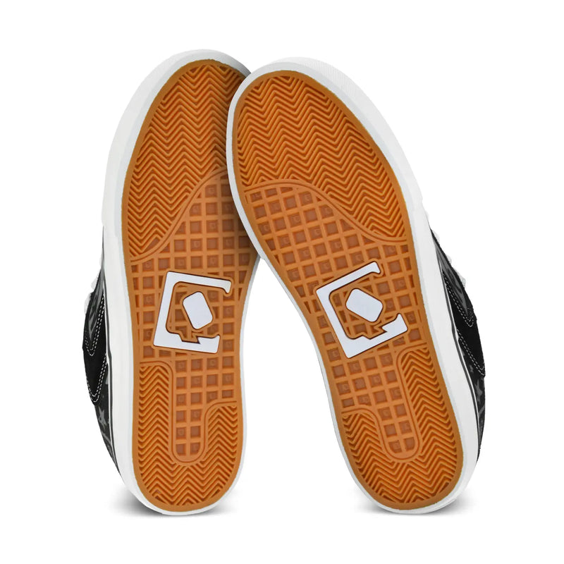 Sola do tênis qix Chorão park na cor caramelo com logo central da marca em branco.