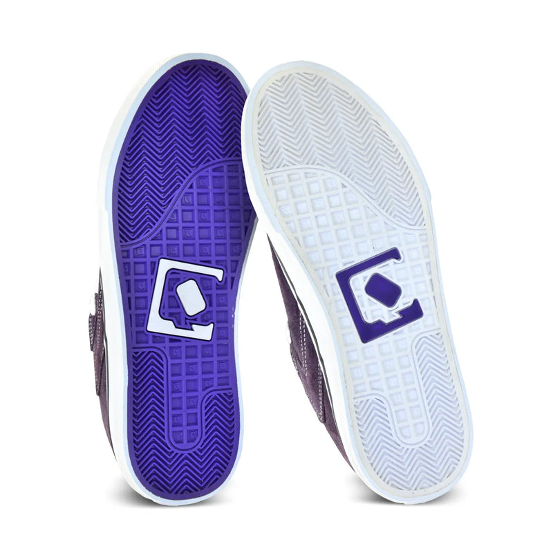 Solas do tênis uva qix, uma roxa com detalhe de logo em branco e outra branca com detalhe roxo.